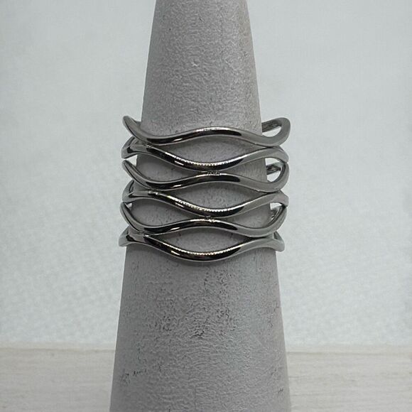 No Brand Jewelry - Brand New!!  Size 8 1/2 Open wavy wire cigar band titanium steel ring